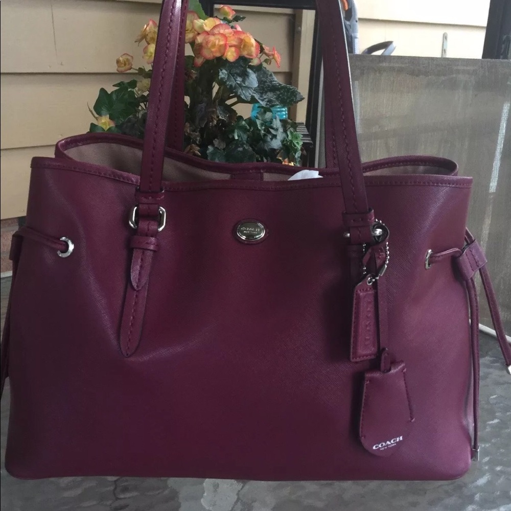 COACH PEYTON MERLOT LEATHER DRAWSTRING CARRYALL